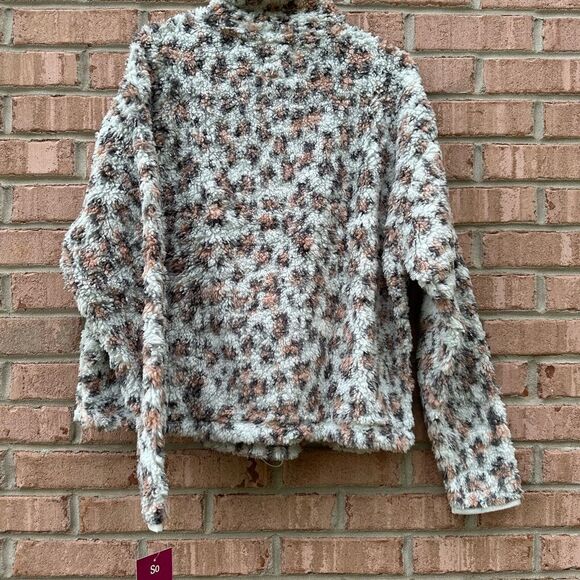 Junior’s SO Cozy Leopard Print Fleece Jacket - Picture 6 of 6